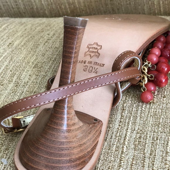 Miss Trish of Capri Beaded Thong Heel 9.5 - Picture 4 of 5